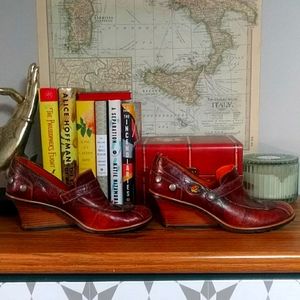 RARE Made in Portugal European high end designer Eject architectural heels